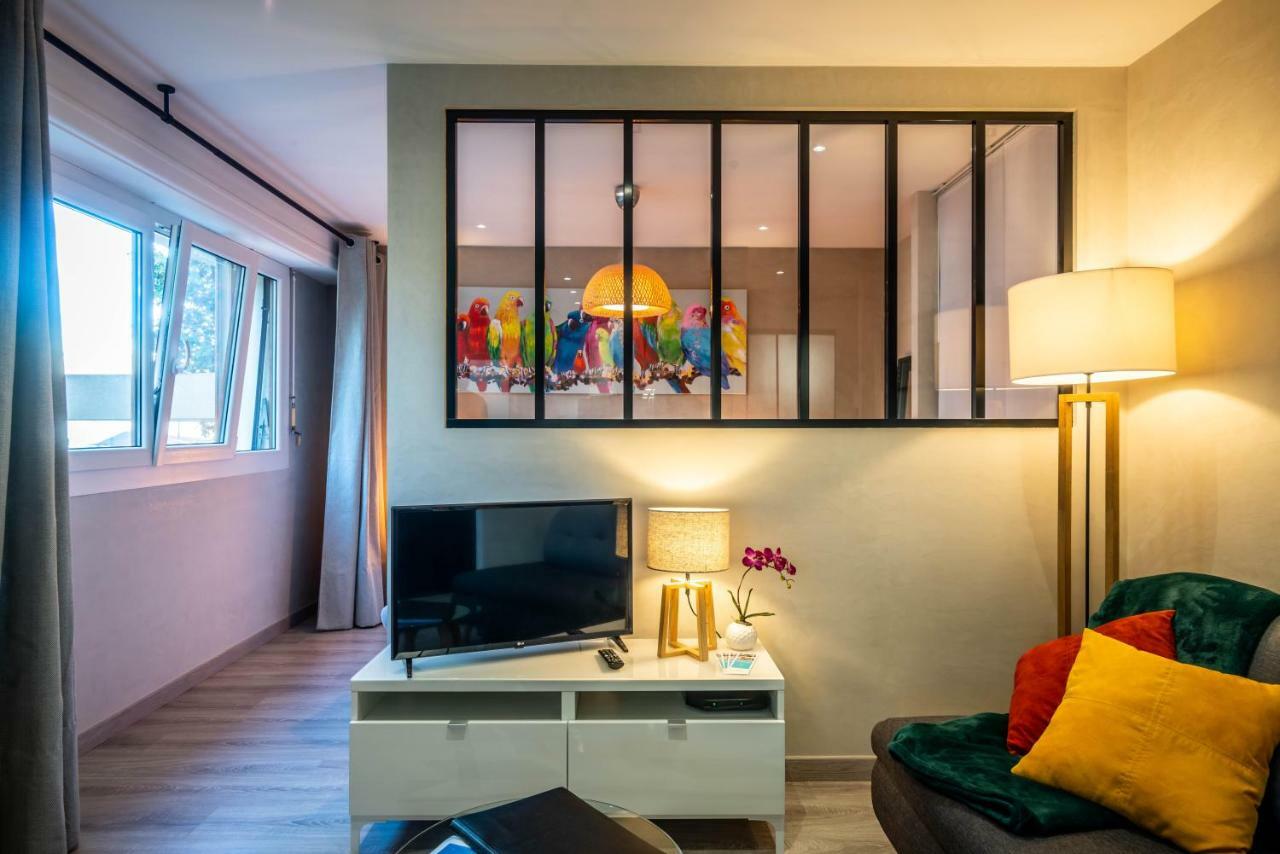 Le Chatelet- Parking Gratuit - Cosy Et Design - A 10 Mn De Geneve Annemasse